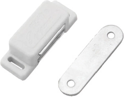 Защелка магнитная мебельная малая AKS белая (присадка планки-33мм) - фото 1